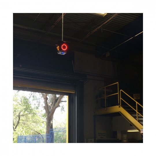 Noliktavu krustojumu satiksmes brīdinājuma sistēma