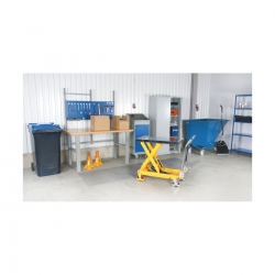 Lifting table with foot pump, capacity 750 kg