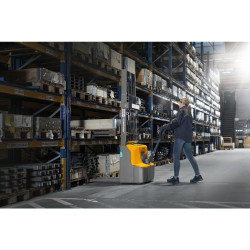 Jungheinrich AMC 12 elektriskais krautņotājs - divpakāpju teleskopiskais masts 2900 mm, litija jonu tehnoloģija