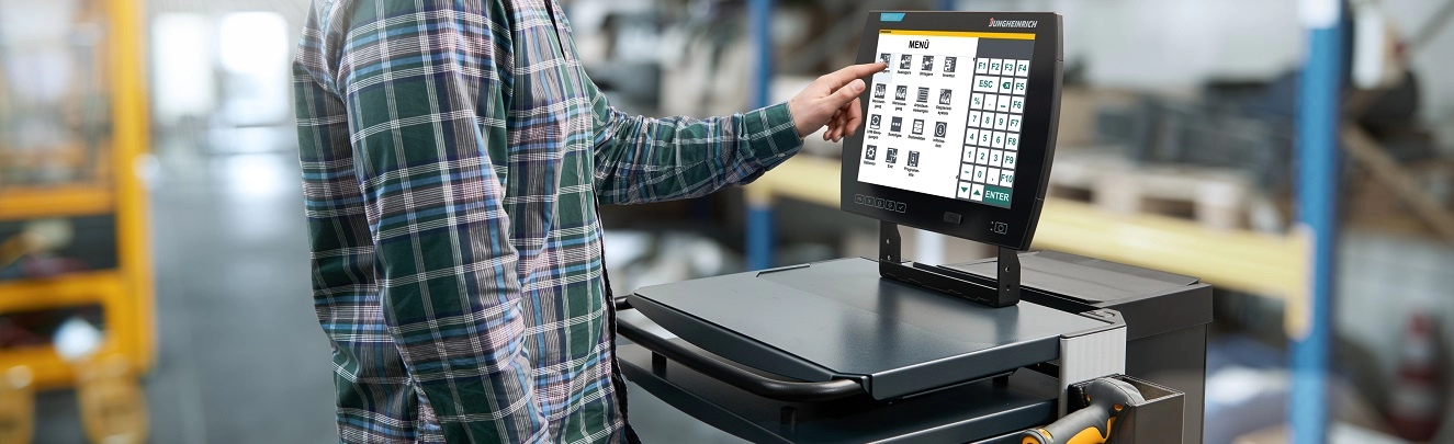 Jungheinrich Instrumentu atvilktnes un galdi